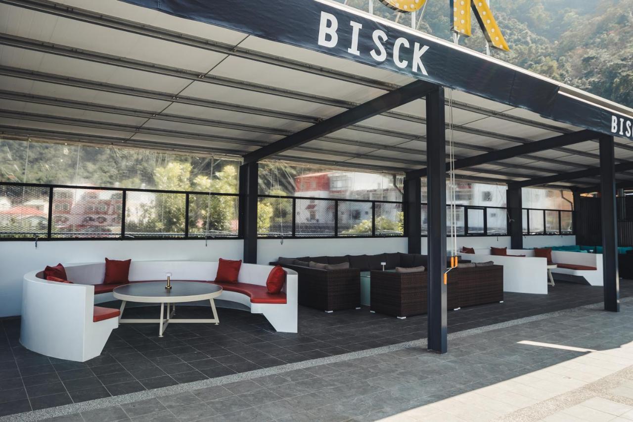 פולי Bisck Hotel & Resort מראה חיצוני תמונה